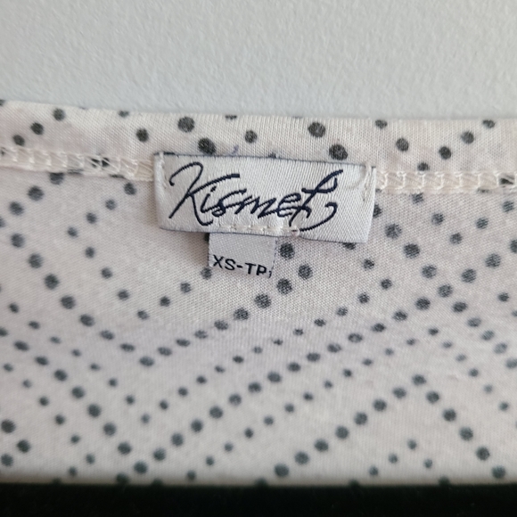 ✨️5 for $25✨️ Xs Kismet Diamond Patterned 3/4 Sleeve Top - Picture 3 of 4